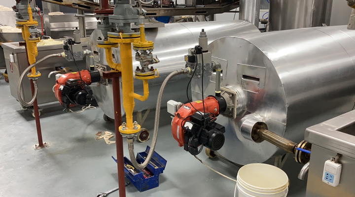 燃燒器正常著火后突然排出大量濃煙是怎么回事？